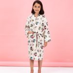 Dečiji bademantil Minnie Mouse - krem, sa kapuljačom, uzrast 5/6 godina (Disney)