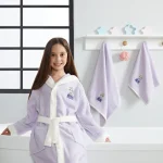 Disney Frozen dečiji bademantil sa kapuljačom (7–8) – lila