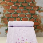 Peškir Jasmin – lila 50x90 cm (vezeni)