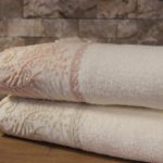 Peškir Beyza – krem 50x90 cm (čipka)