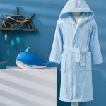 Dečiji bademantil sa kapuljačom Boy Marine – plava (9–10)