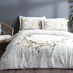 Komplet posteljine sa čaršavom na lastiš za bračni krevet– bela Jardin de Fl