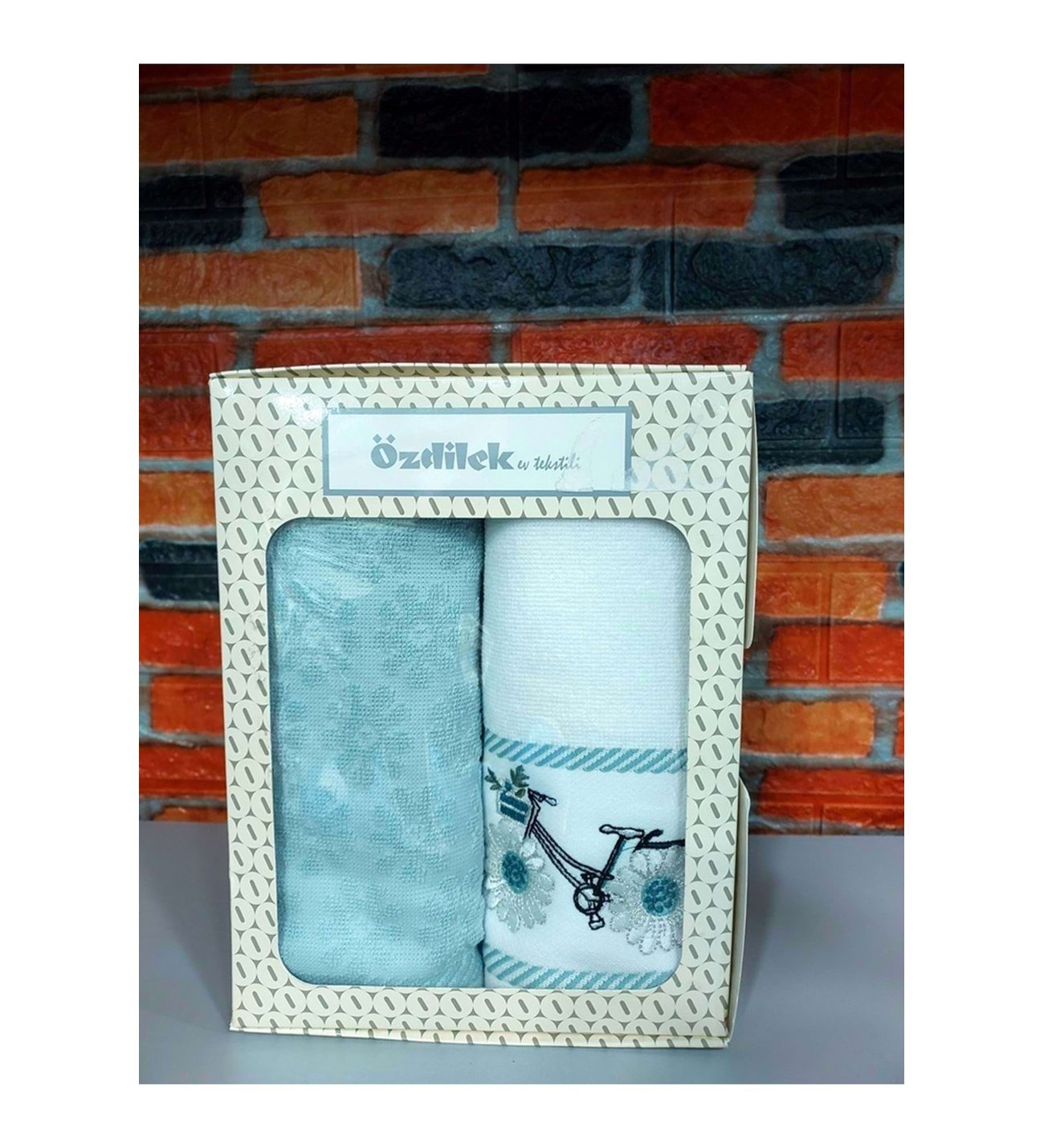 ozdilek-2li-kutulu-hediyelik-havlu-50x90-daisy-border-mint-kcm65916901-1-ec58724638c94aaeb9a56a0f186d9e38 Set peškira Daisy Border – mint (2 kom, kutija) - Slika 1